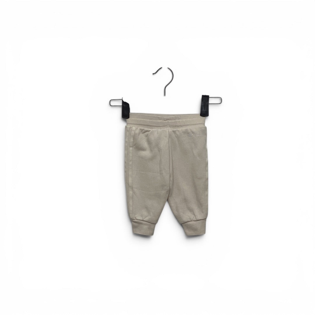 Deux-Pièce Adidas beige, 62