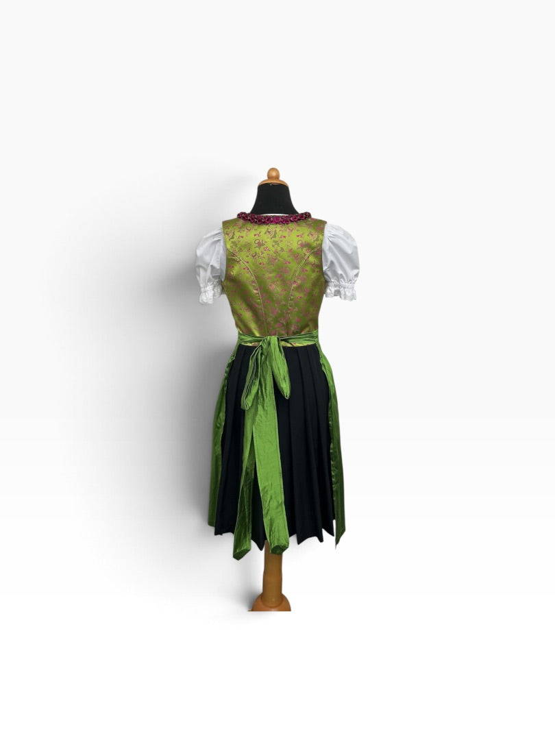 Dirndl Landhaus , 34
