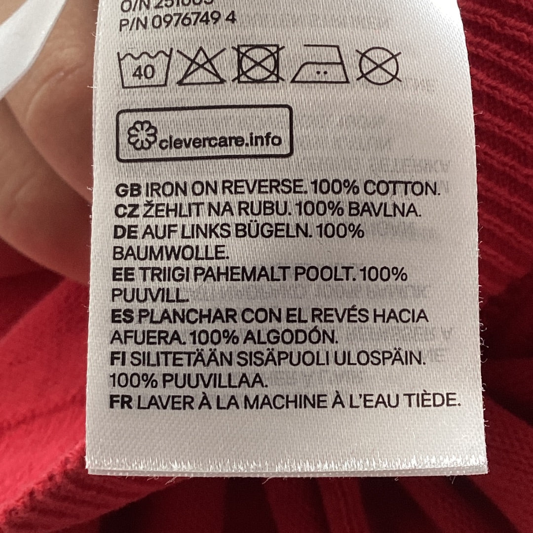 Pulli H M rot, 122